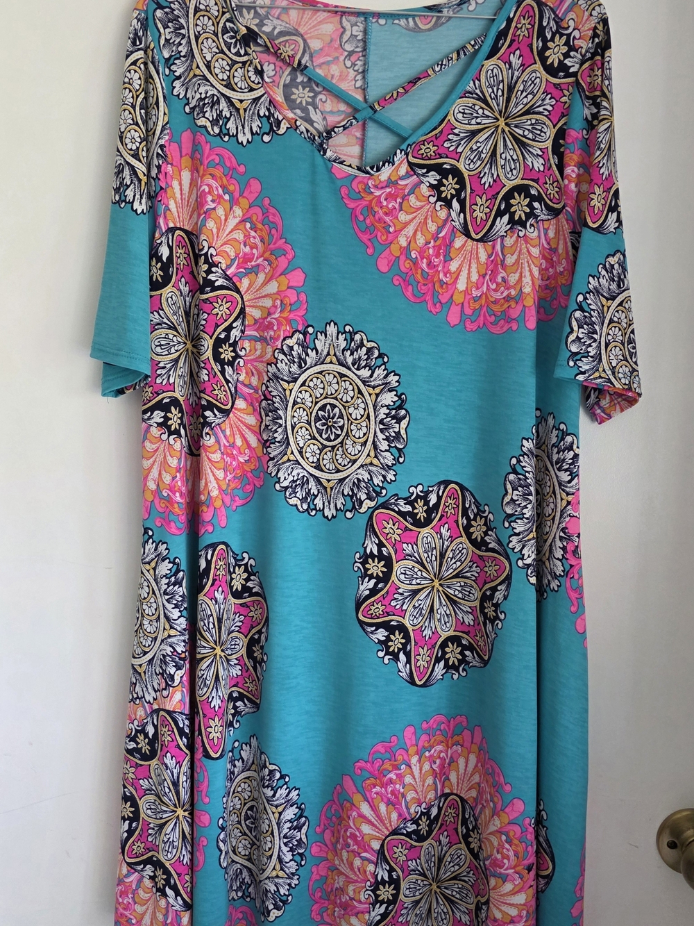 Pink Coconut Boutique Turquoise Floral Medallion V-Neck Tunic/dress- Women's Xl